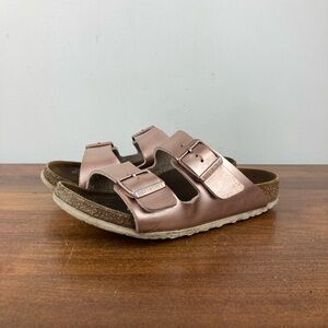 Birkenstock Arizona Rose Gold Pink Metallic Slide Sandals Kids Size 33 EU/ 2 US.
